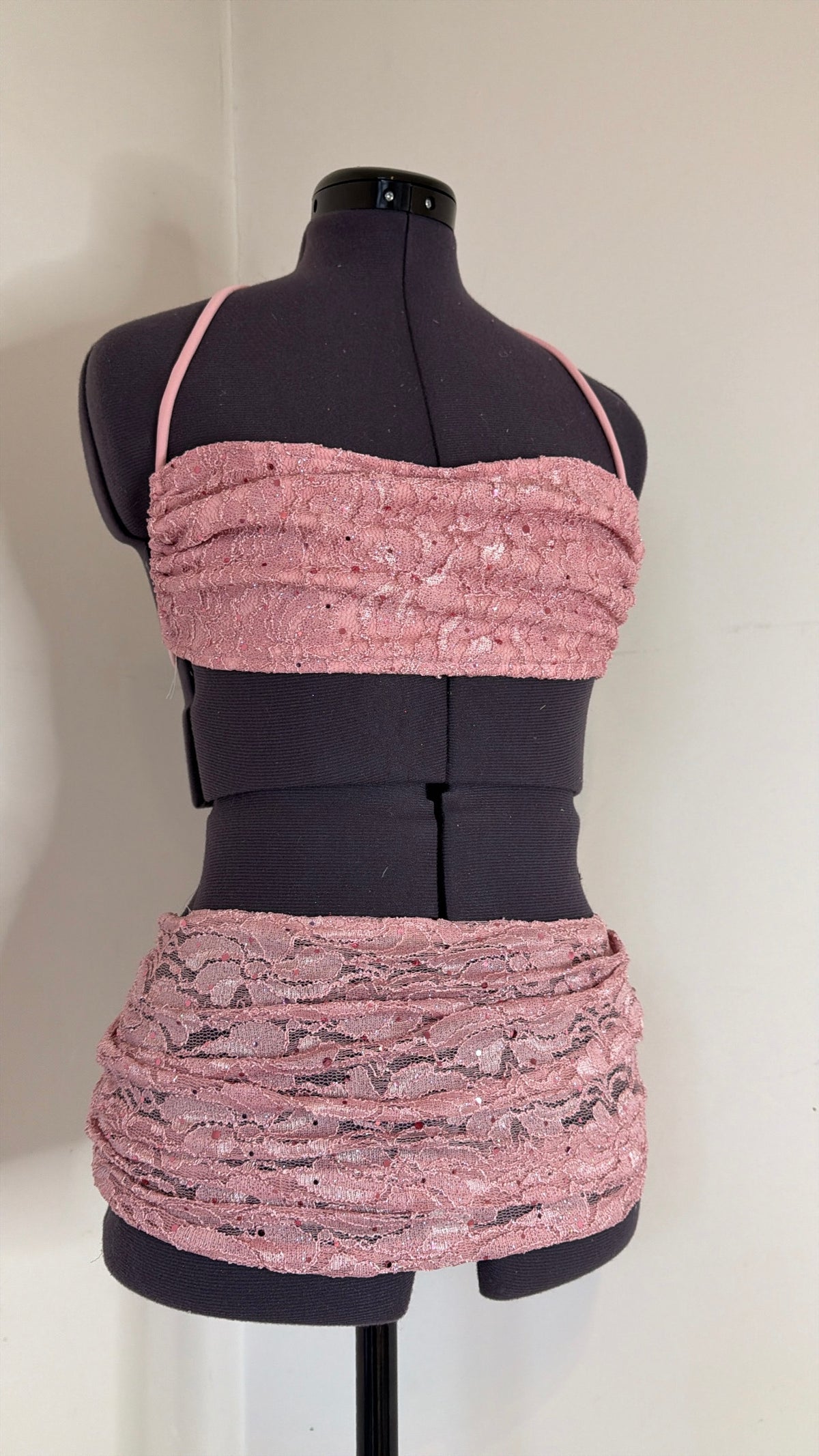 PINK TWO PIECE + CHOKER (SIZE 10)